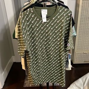 Champion pattern tee
